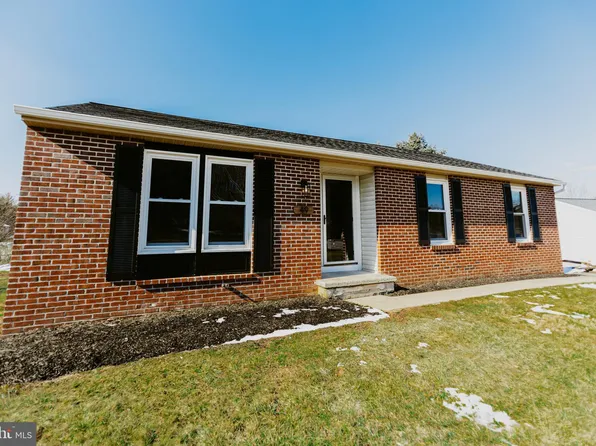 49 Cedar Ln, Stewartstown, PA 17363