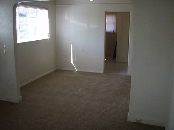 5th image of 3416 42nd St