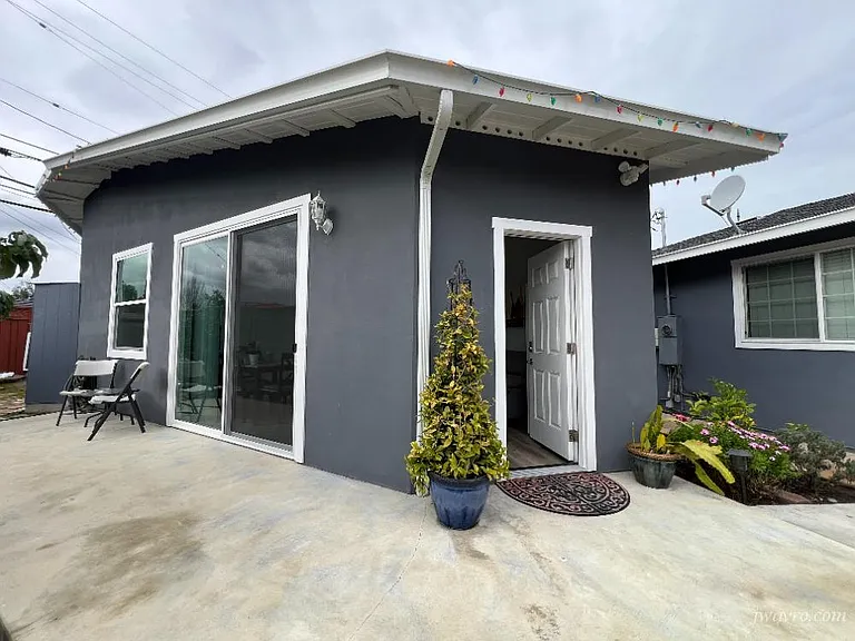 476 Fiesta Dr — Photo 12