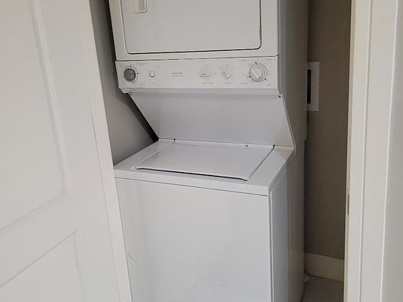 2nd image of 6512 N Fairfield Ave #2