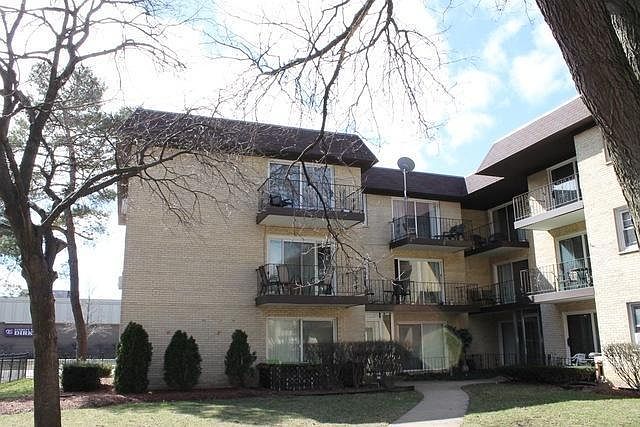 1st image of 5206 N Delphia Ave Unit 303