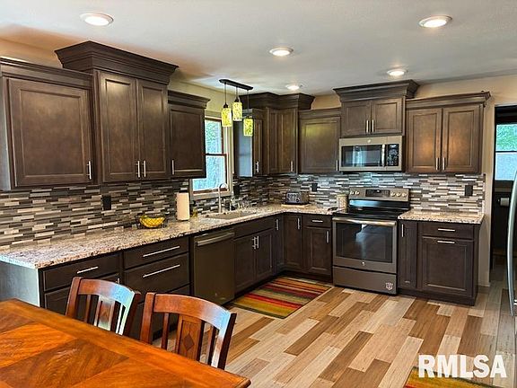 4th image of 4530 Woodland Trl