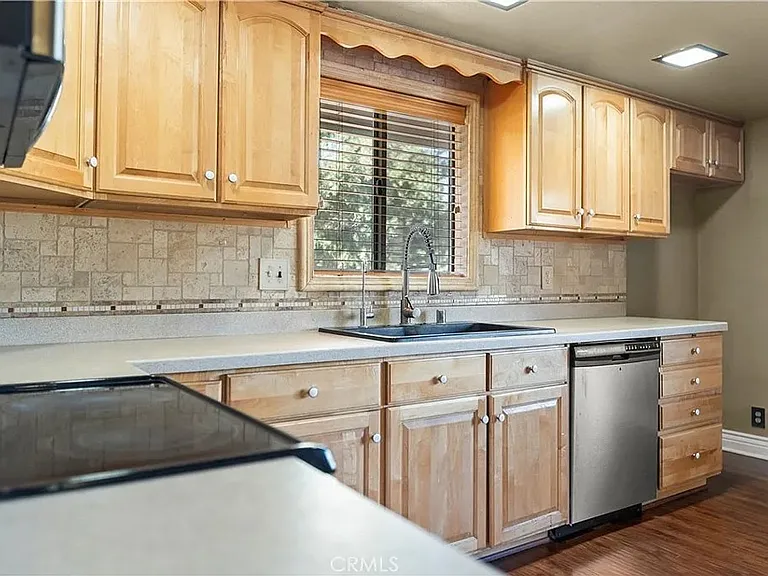 1809 Pioneer Way — Photo 12