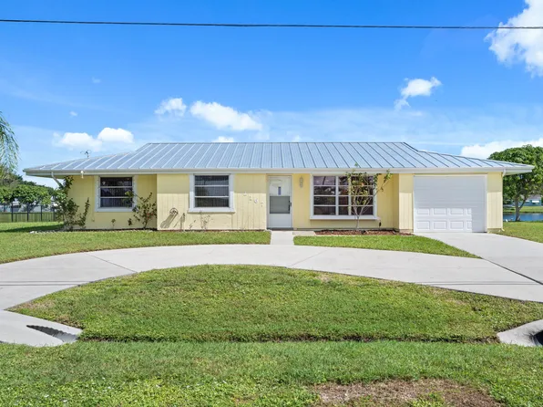 2167 SE Sunflower Street, Port St Lucie, FL 34952