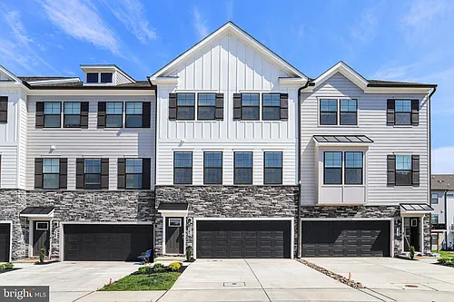 385 Ensemble Way Photo 1