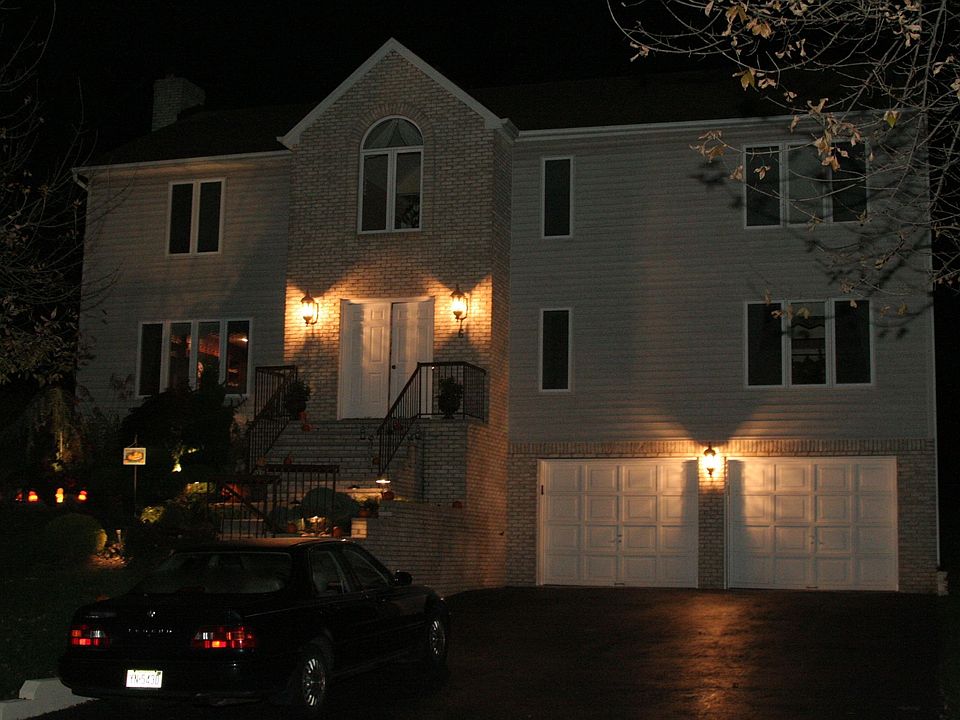 2nd image of 6 Bryan Ct