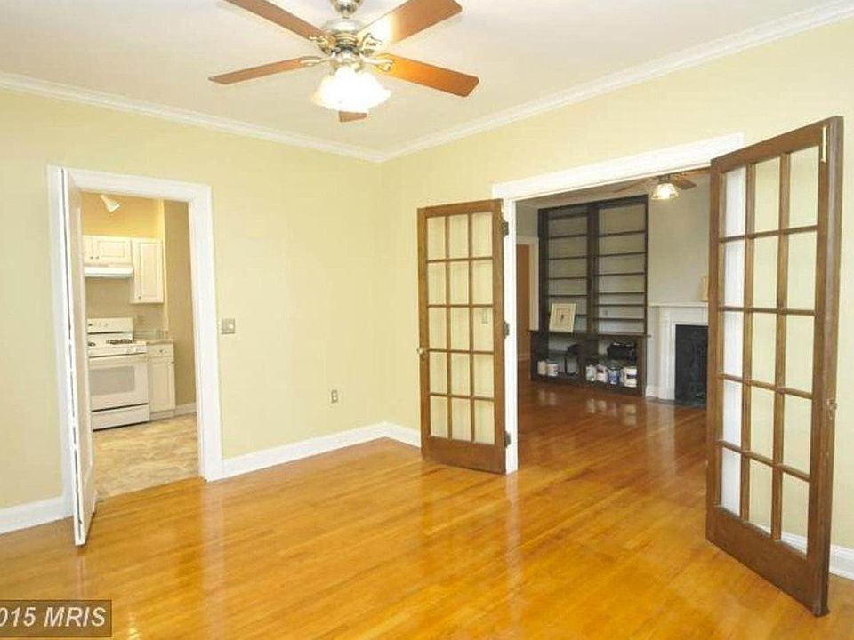 Dining Room (looking towards kitchen and living room)