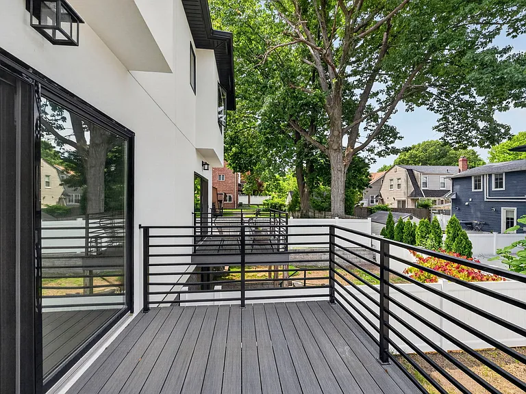 211B Slocum Way — Photo 34