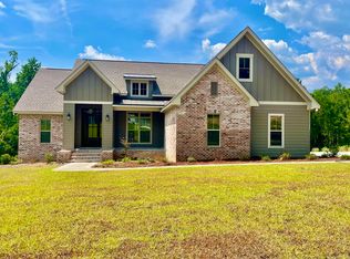 3 Pinehill Ct, Hattiesburg, MS 39402