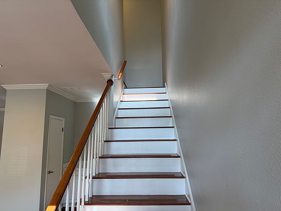 4th image of 3828 Dry Creek Dr