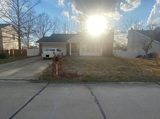 1209 Running Waters Dr, Saint Charles, MO