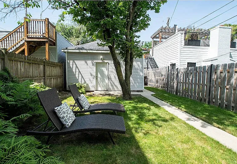1916 W Roscoe St #2 — Photo 11