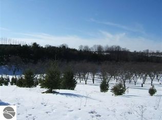 0 Richlyn Dr, Suttons Bay, MI 49682