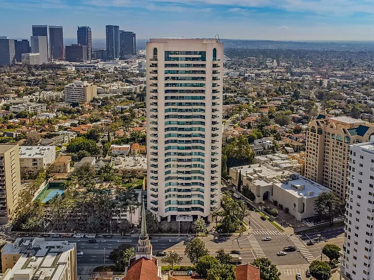 10490 Wilshire Blvd #1102 — Photo 11