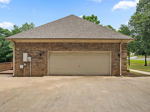 5th image of 35 Wildwood Dr
