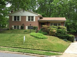 8001 Garlot Dr, Annandale, VA 22003