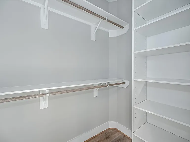 1718 Hardy St — Photo 16