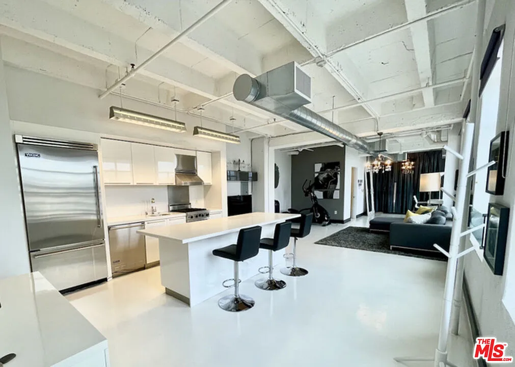 Studio, 1.0 bath, 860 sqft, $3,180 — Photo 4