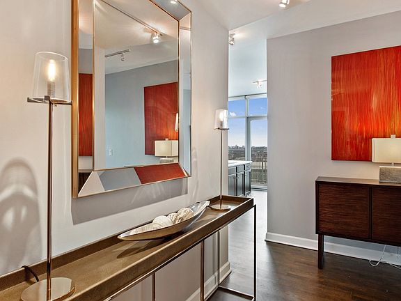 4th image of 1901 S Calumet Ave #2901