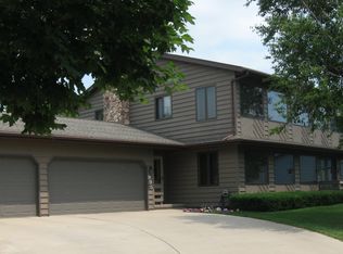 995 Birchtree Ln, Fond Du Lac, WI 54935