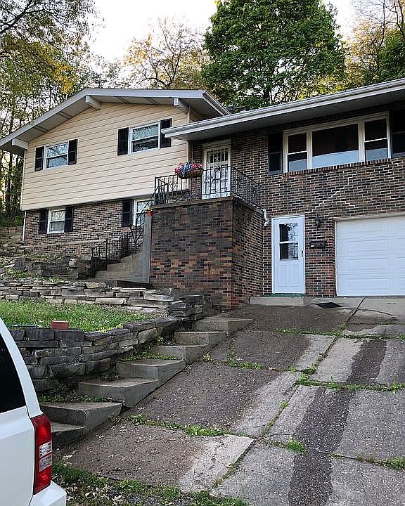 1st image of 218 W 12th Ave