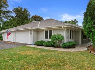 7522 W Mequon Square Dr, Mequon, WI 53092