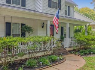 7913 Daltonshire Dr, Oak Ridge, NC 27310