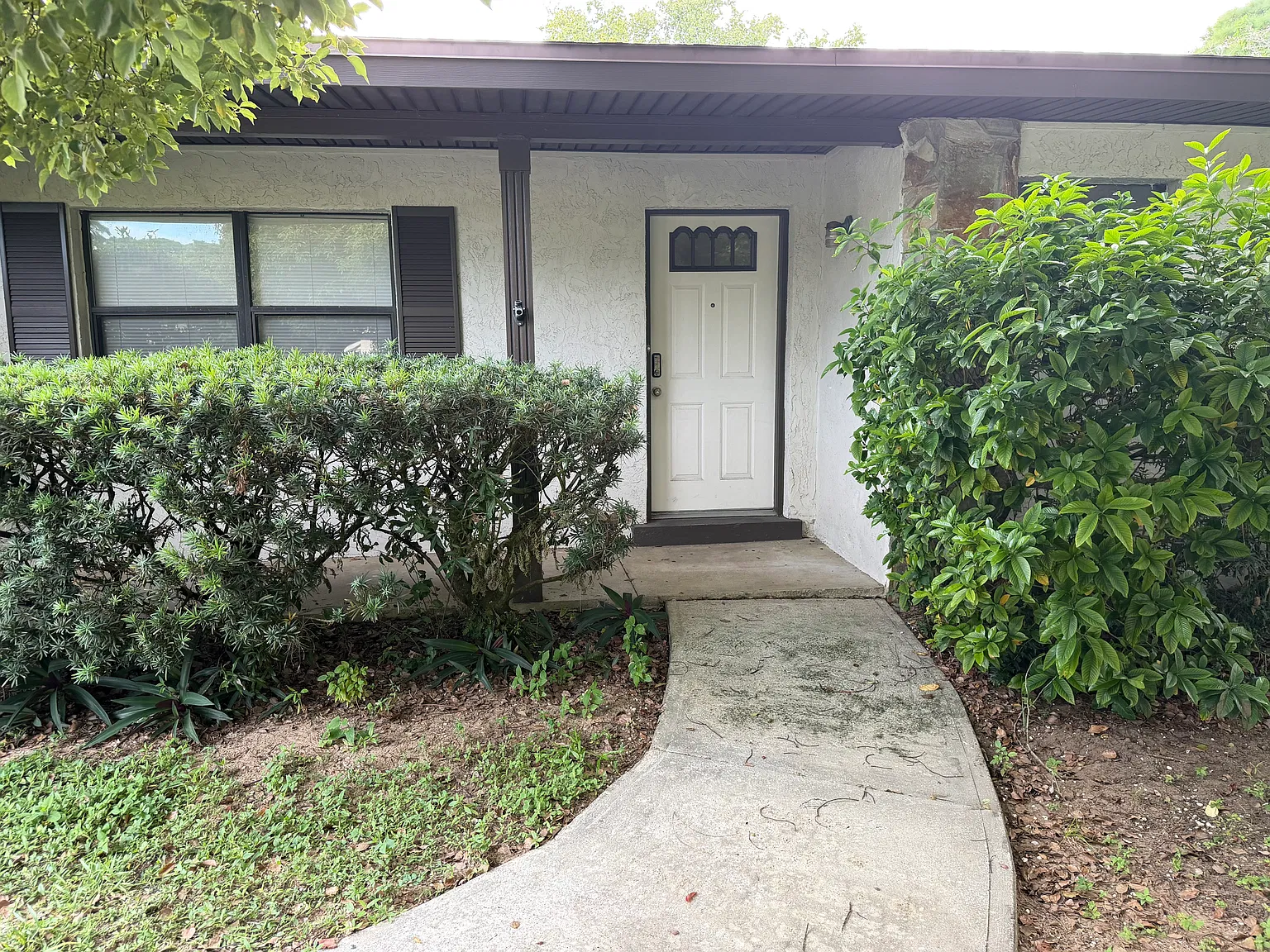 2843 Davis Ln — Photo 2
