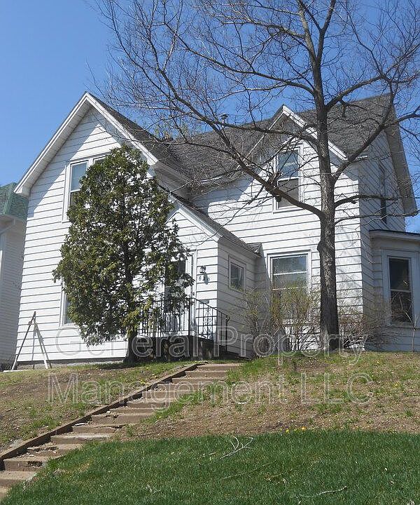 630 1/2 Galloway St, Eau Claire, WI 54703 Zillow