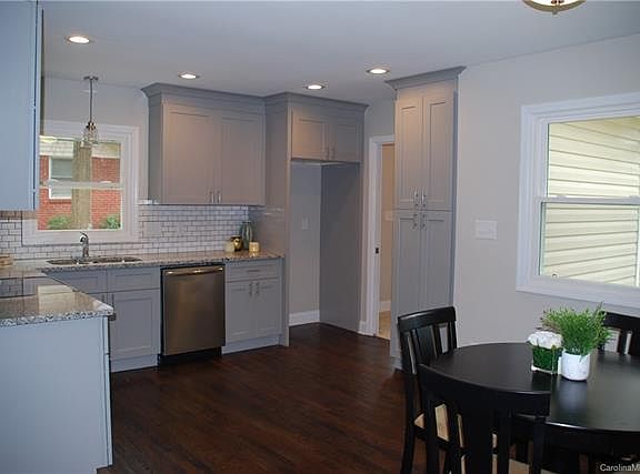 5th image of 4024 Brookview Dr