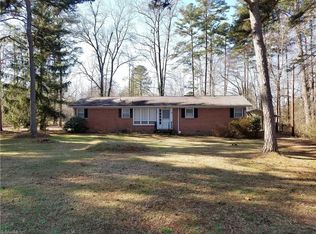 1138 Johnsontown Rd, Thomasville, NC 27360