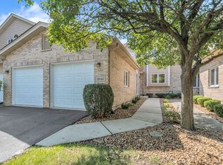8041 Enclave Ln, Tinley Park, IL 60487
