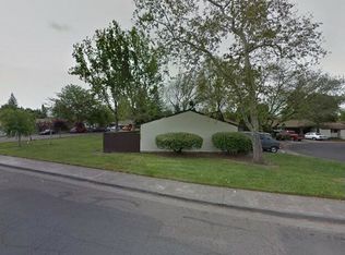 904 W 8th St, Santa Rosa, CA 95401