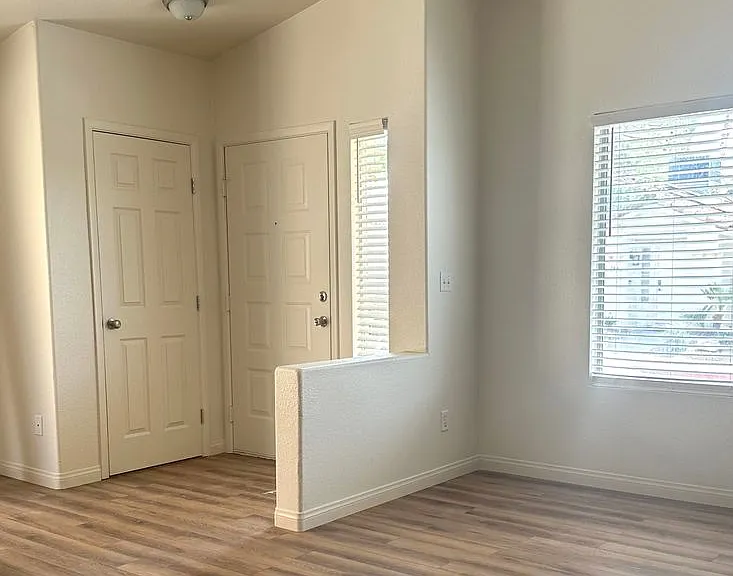 183 Caswell Ct — Photo 4