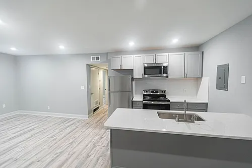 1207 E Armour Blvd Photo 1