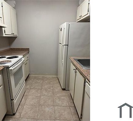 2nd image of 1428 Meadows Cir W #1428