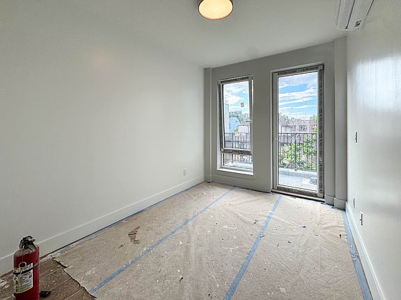 5th image of 363 Hawthorne St #3A