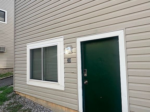 2nd image of 524 Calhoun St APT 20
