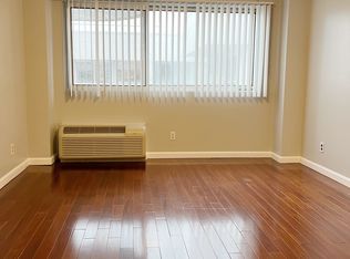 88 Cuttermill Rd #5, Great Neck, NY 11021