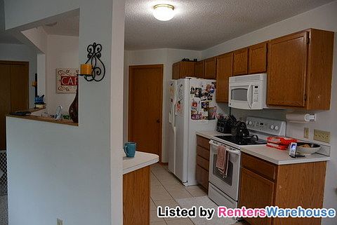 2nd image of 983 Santa Vera Dr