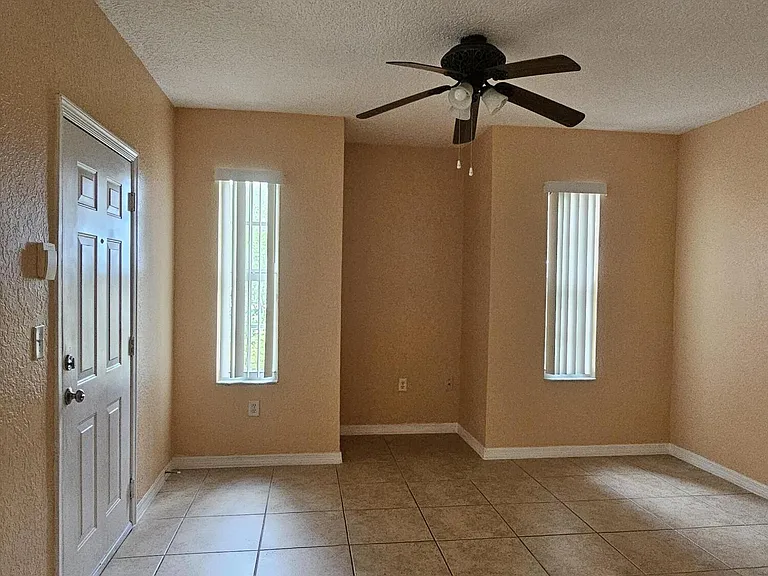 150 SW Peacock Blvd #103 — Photo 2
