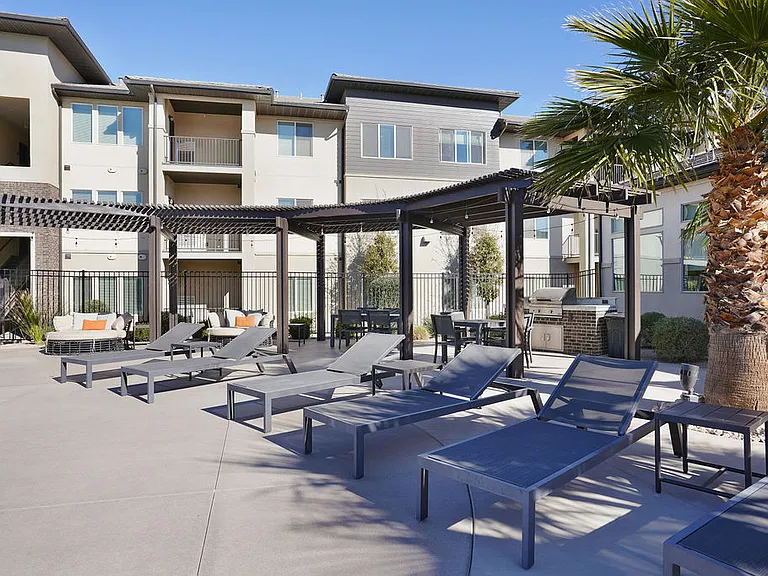 Brookfield Apartments — Photo 25