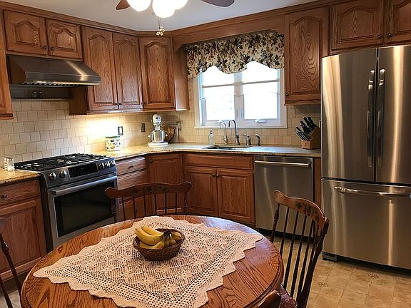 2nd image of 224 Buckingham Dr