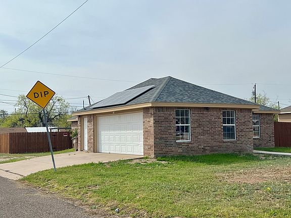 2nd image of 2251 Woodlawn Dr