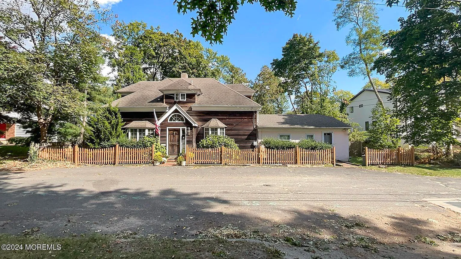 459 Monmouth Place photo 1
