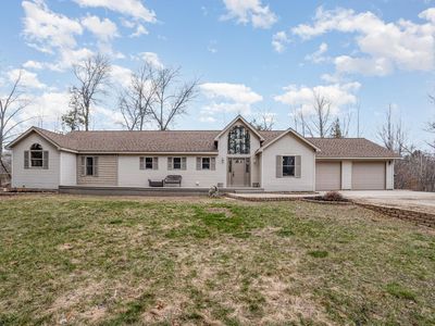 6468 Ohls Dr, Weidman, MI, 48893