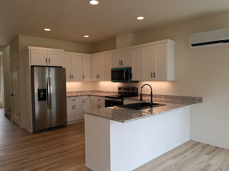 Seven Oaks Luxury Duplexes — Photo 19