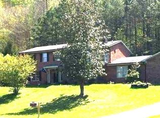 4 Ennismore Dr, Middlesboro, KY 40965