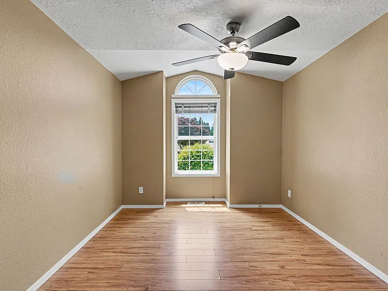 1075 Mildred Ln SE — Photo 28