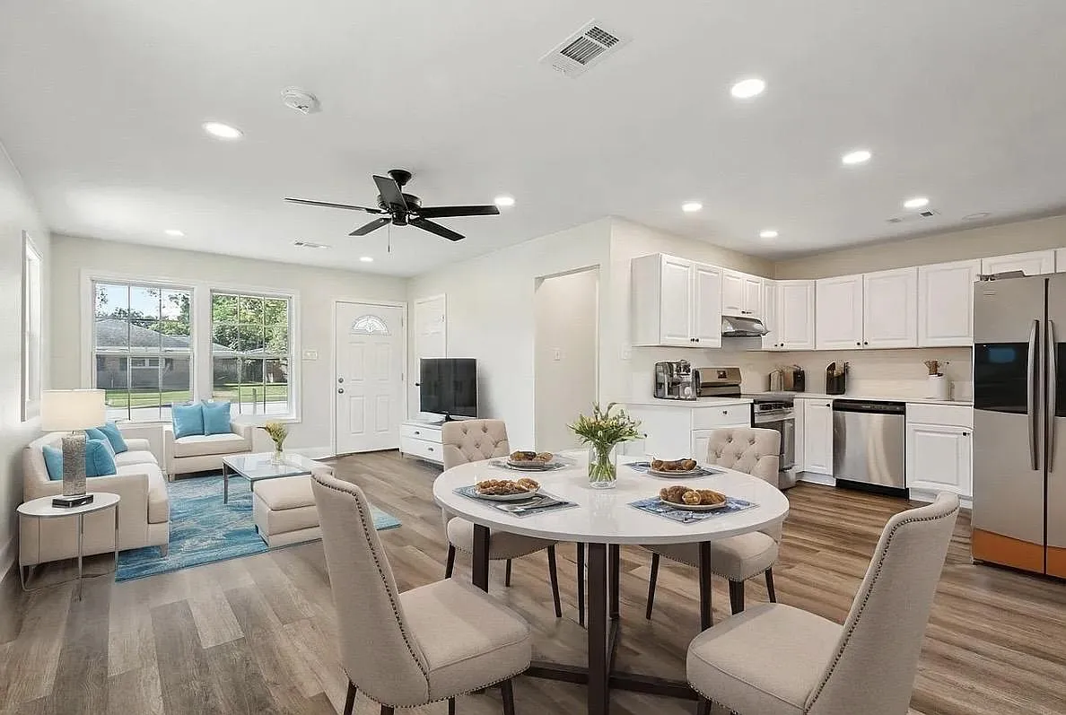 3 bed, 1.0 bath, 1600 sqft, $1,001 — Photo 2